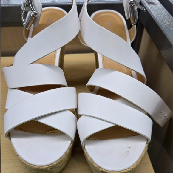 Sandale MK pour femme en excellente état - Picture 1 of 5